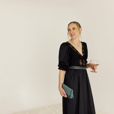 Classic leather smartphone wallet/clutch: Scallop Collection.