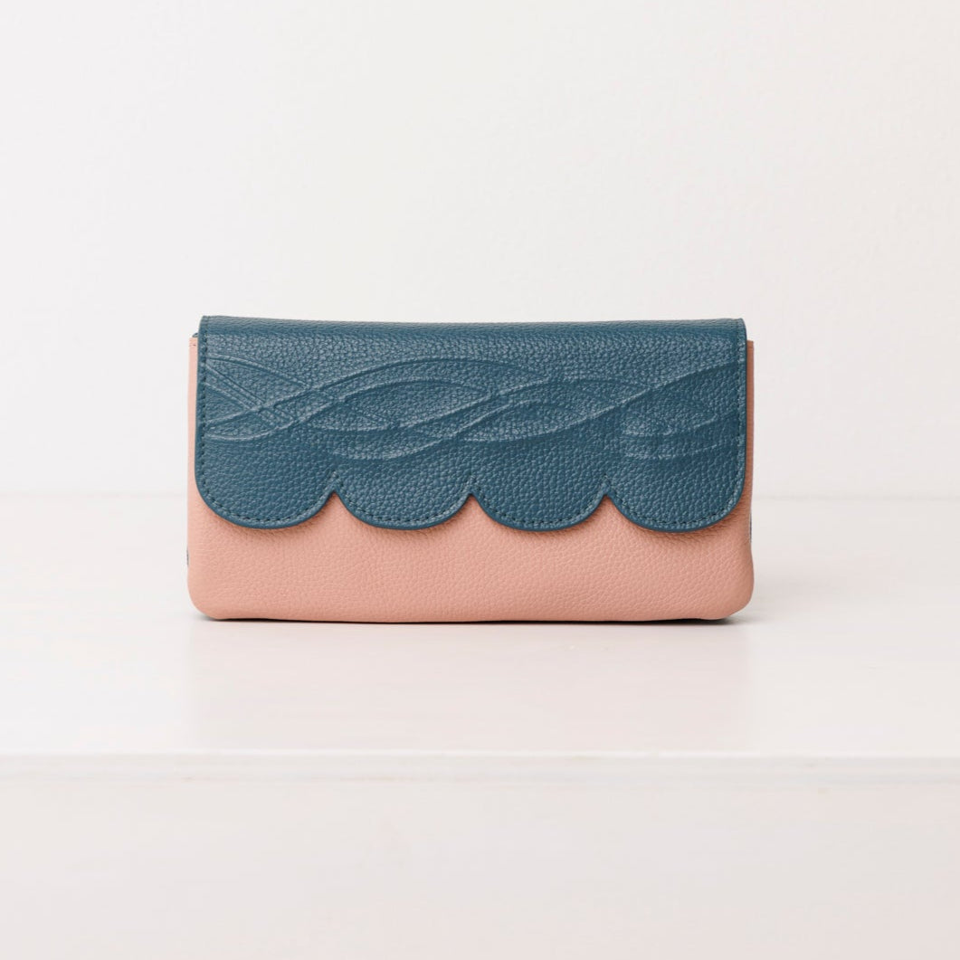 Melody leather smartphone wallet/clutch: Scallop Collection.