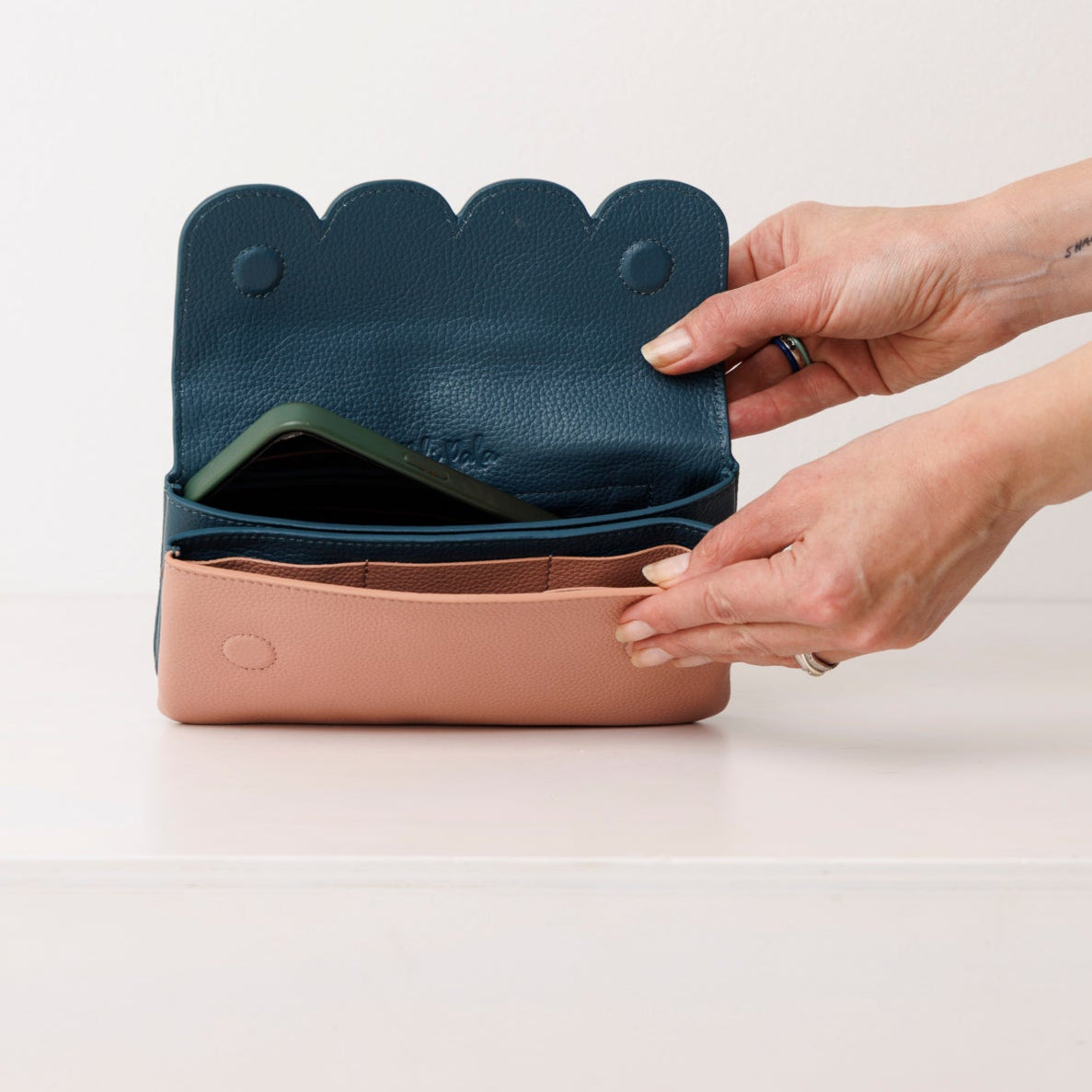 Melody leather smartphone wallet/clutch: Scallop Collection.