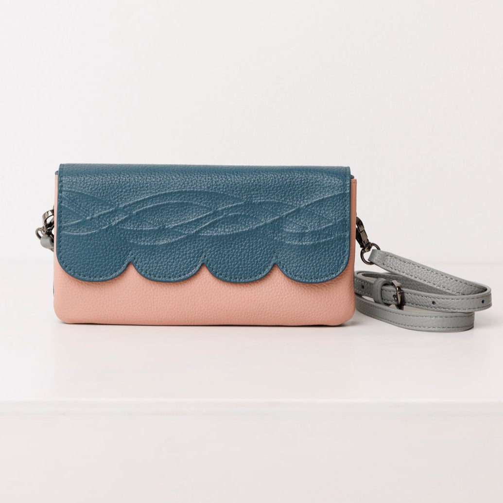 Melody leather smartphone wallet/clutch: Scallop Collection.