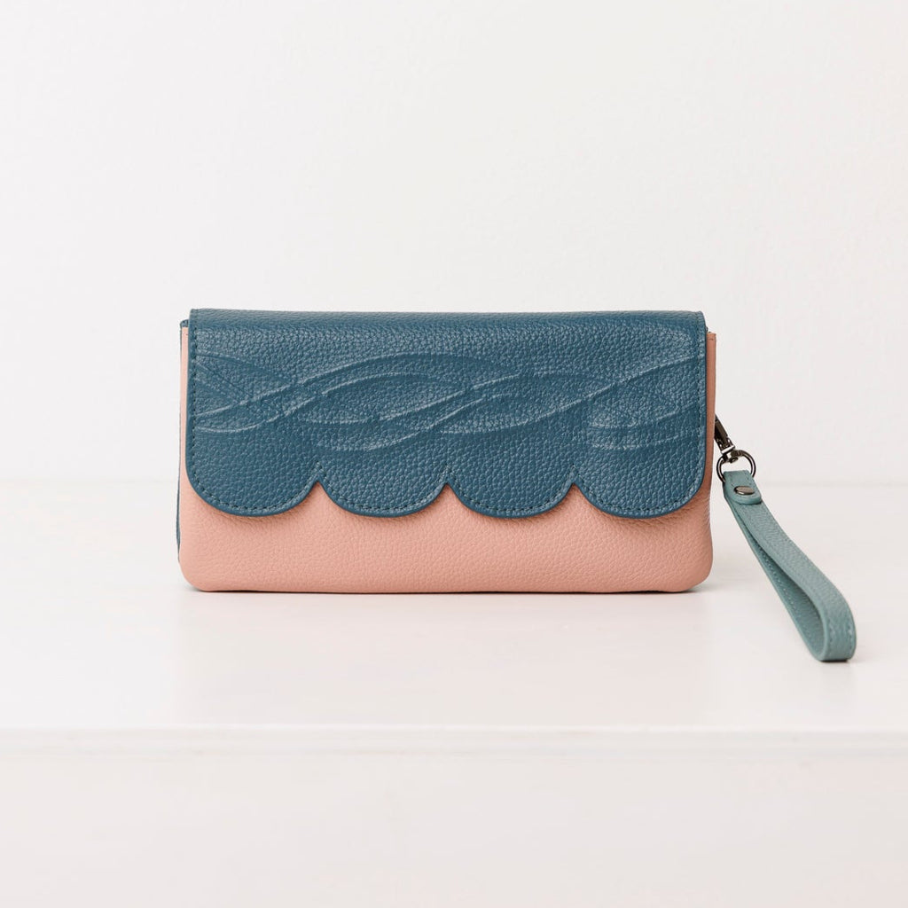 Melody leather smartphone wallet/clutch: Scallop Collection.