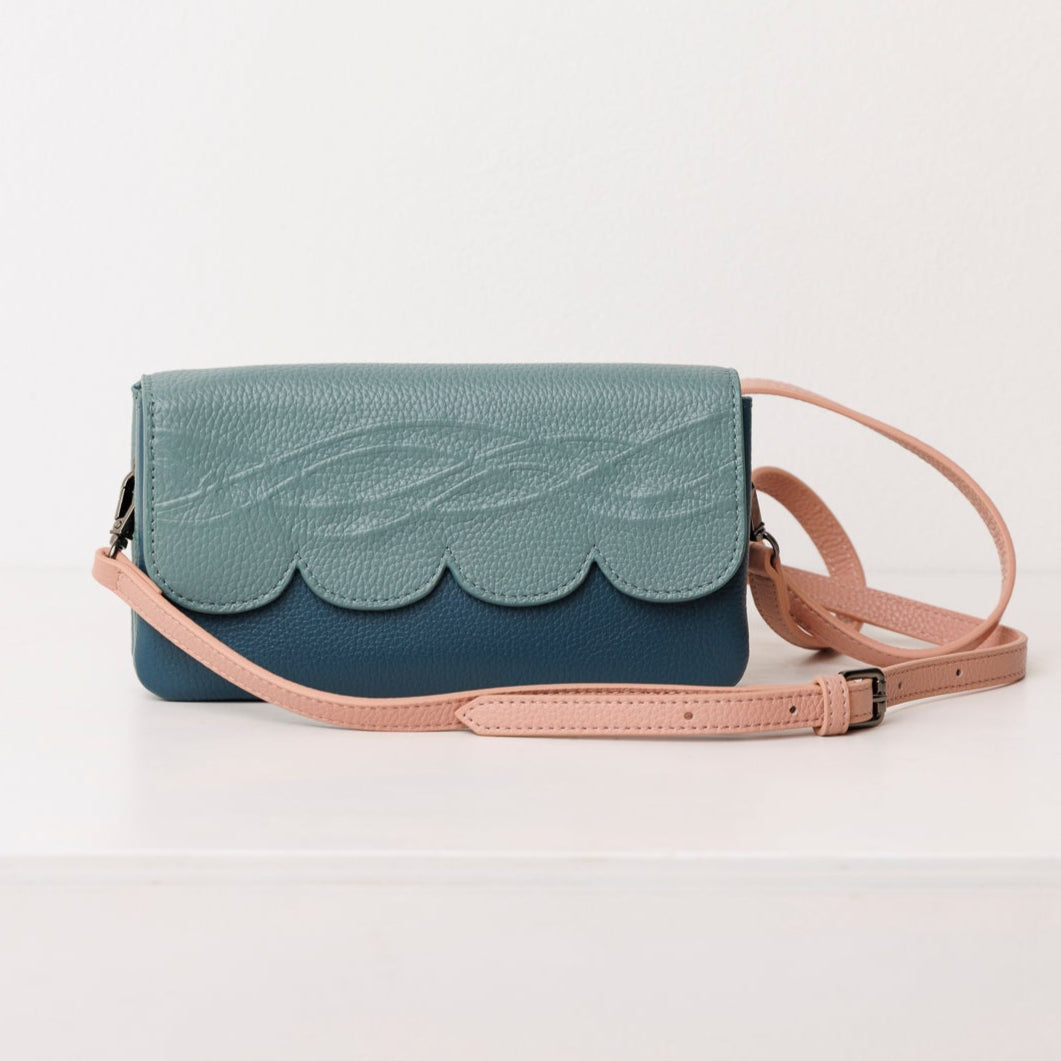 Classic leather smartphone wallet/clutch: Scallop Collection.
