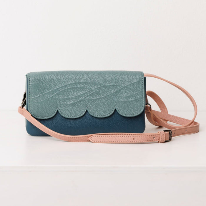 Classic leather smartphone wallet/clutch: Scallop Collection.