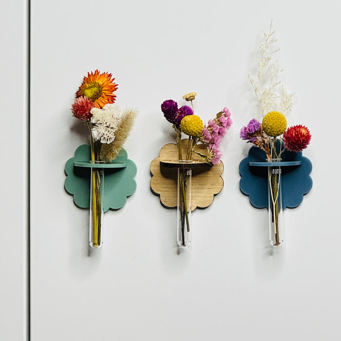 Mini bud vase magnet: Tassie oak