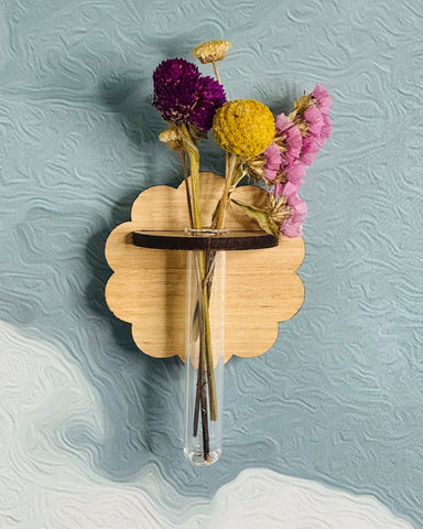 Mini bud vase magnet: Tassie oak