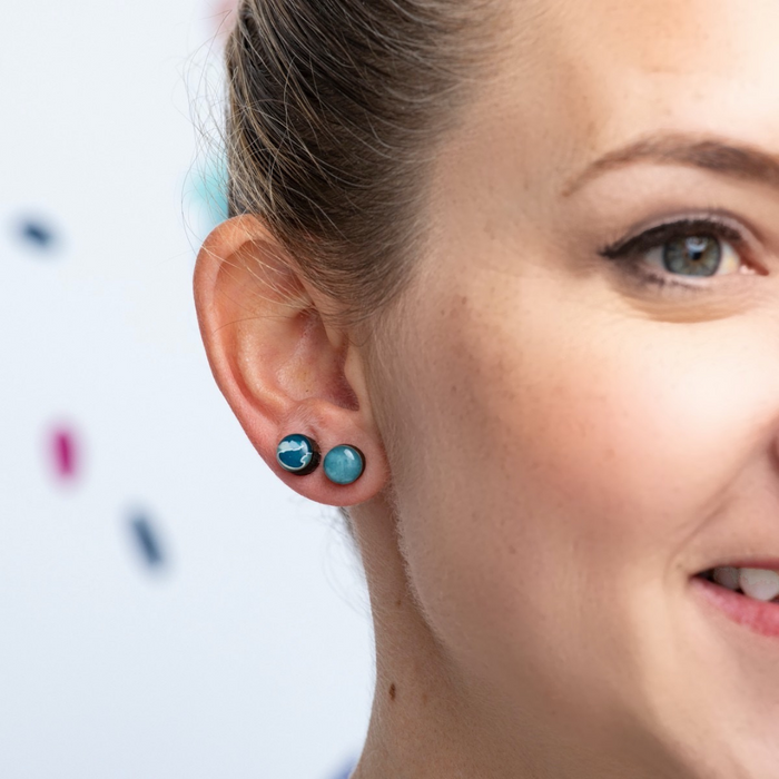 '3 Pack' of small studs. Colour Bomb.