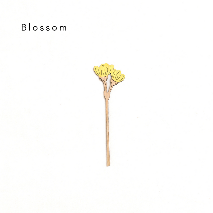 Large Blossom: Pili Pala Posies
